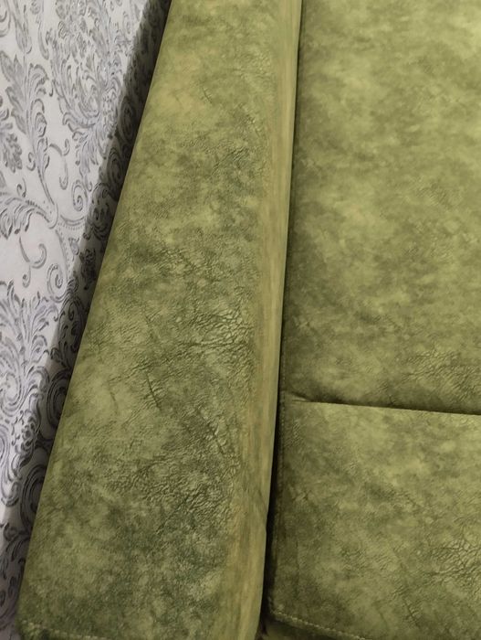 Тахта, раскладывается.