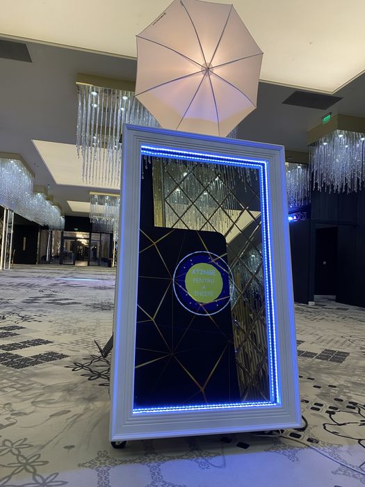 Oglinda magica/ cabina foto / fum greu pentru dansul mirilor