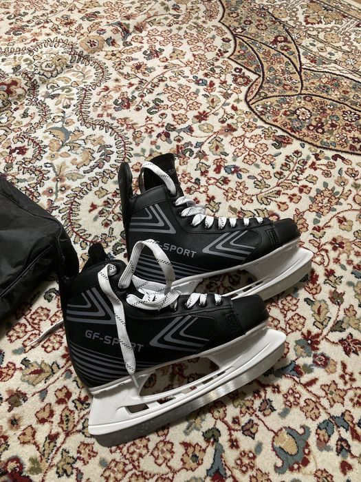 Продам коньки новый