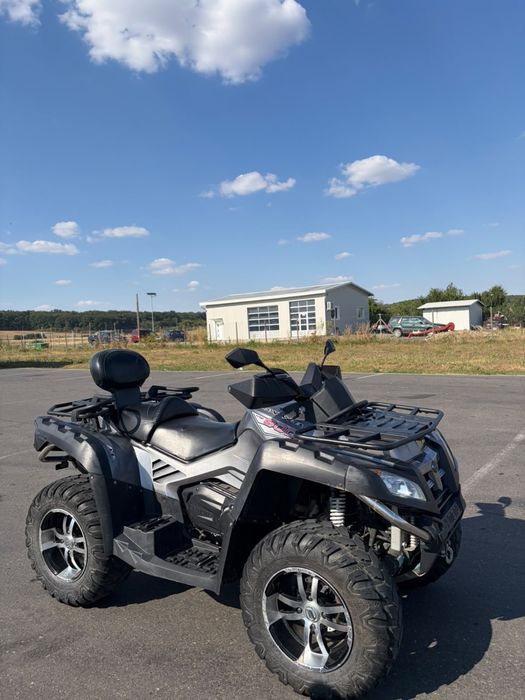 Cf moto 800 !se poate conduce de la 16 ani!