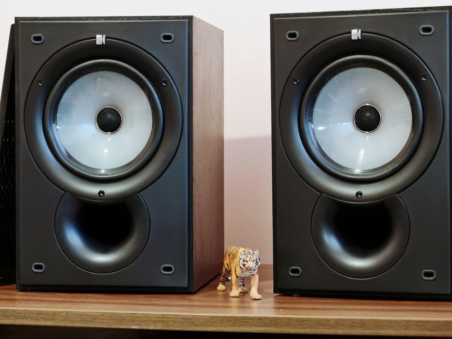 Kef Uni-Q15. Boxe raft audiofile. Sunet fin, englezesc. Ca noi. Preț f