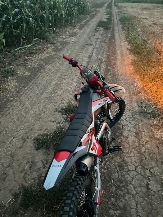 Ultra 125cc motocross