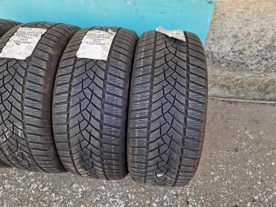 4 Goodyear R17 225/50 Зимни гуми  DOT2020