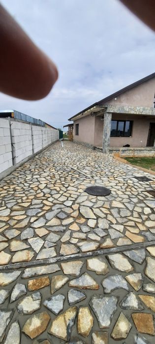 Piatră naturală de munte de Grecia montaj și transport oriunde în tara