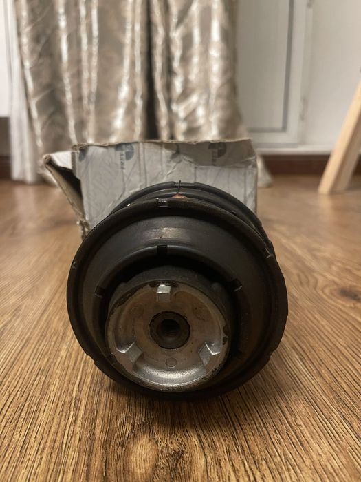 Продам подушка двигателя w202, s202