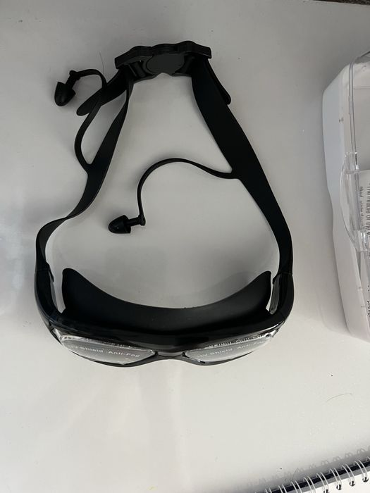 Продам очки для плавания