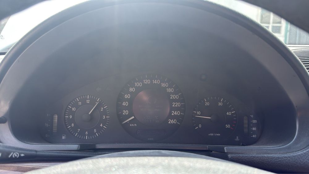 Приборная панель W211