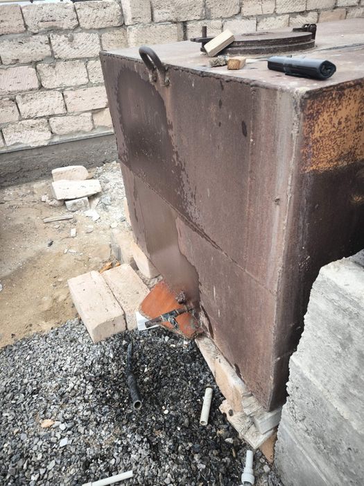 Емкость  2,9 куб