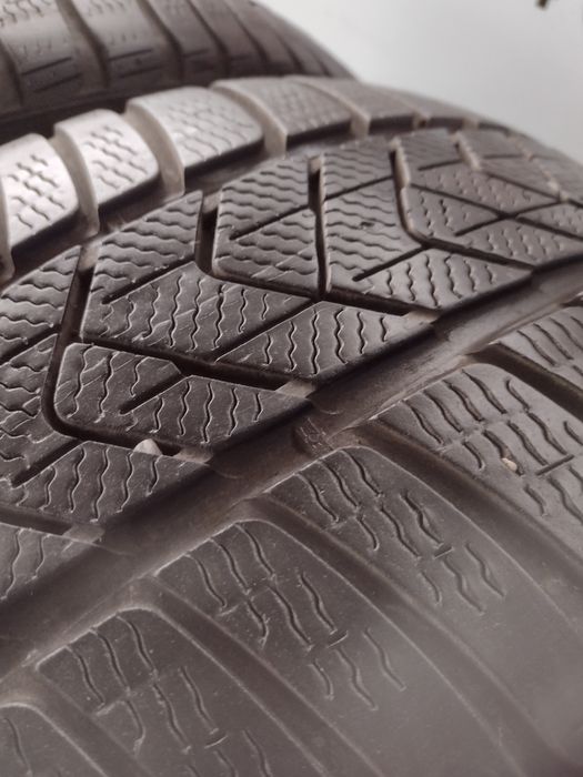 Перфектни 2бр.255/35/21 Pirelli dot0523