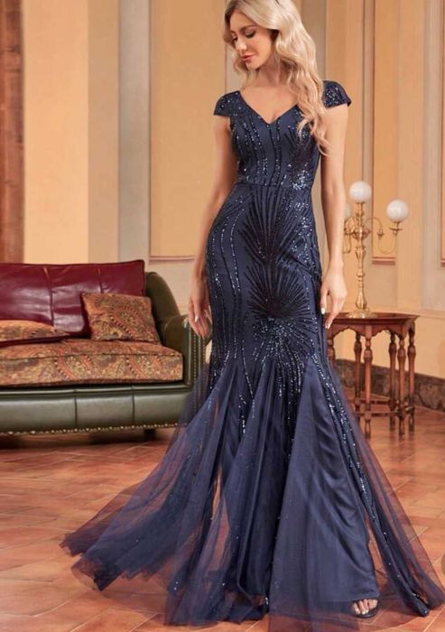 Продавам нова елегантна рокля.