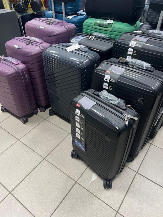 Чемоданы комплект или отдельно чехлы