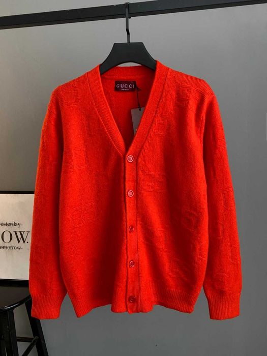 Gucci Casual Knit Cardigan Nu a venit și este disponibil acum.