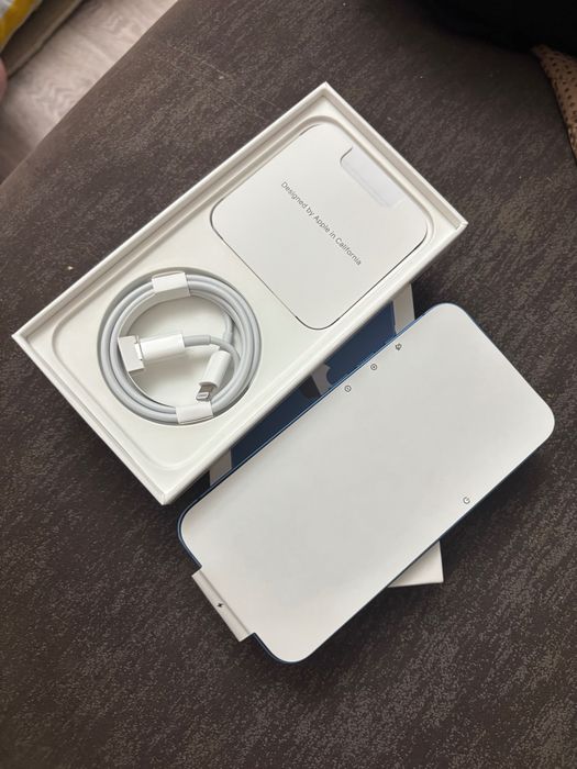 Продам Iphone 13