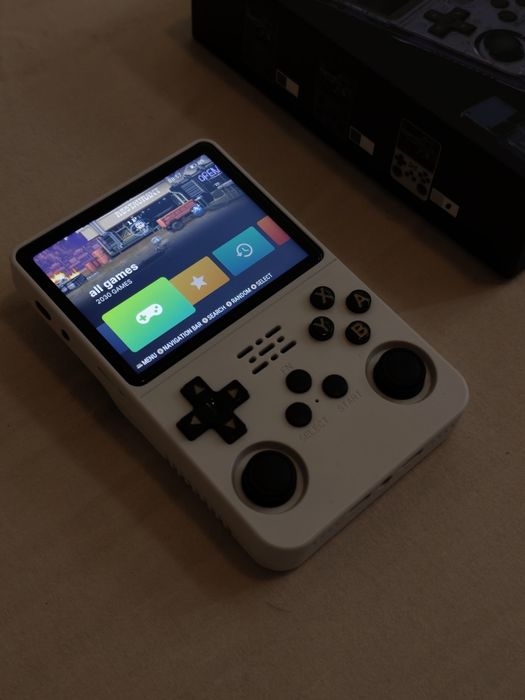 Consolă R36s nouă - 128gb SanDisk SD