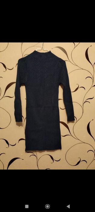 Продам куртки,, платья