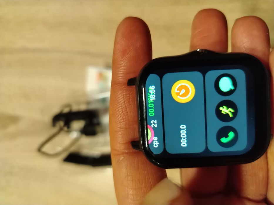 Смарт часовник в черно