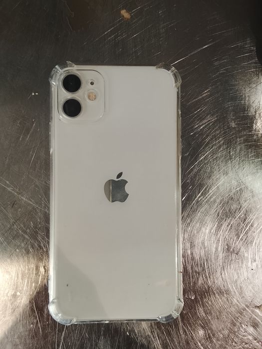iPhone 11 с гарантийный