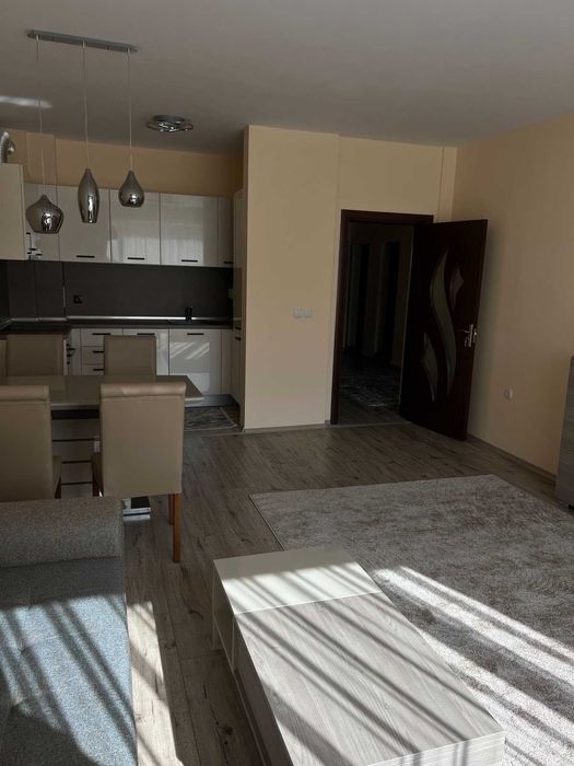 Дава се под наем Тристаен апартамент в София, Зона Б-19 - 100 кв.м за 1000 € - Снимка #2