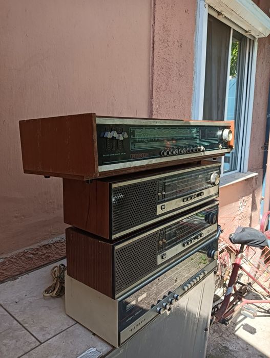 Radiouri vechi de vânzare