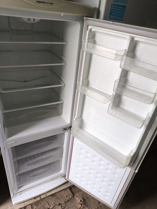 Холодильник LG высота 1, 6м