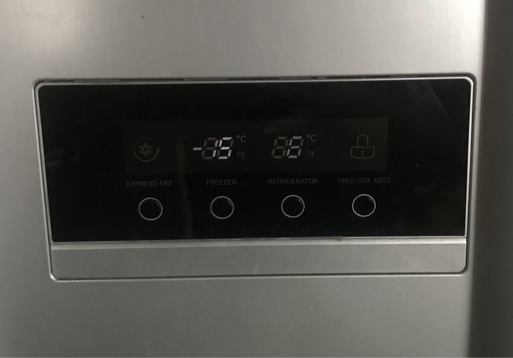 Холодельник LG