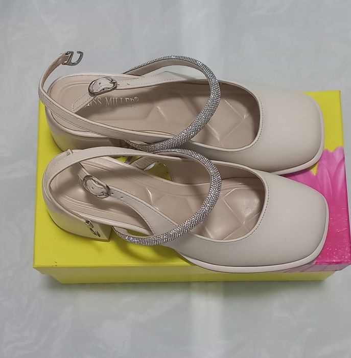 Женские стильные туфли