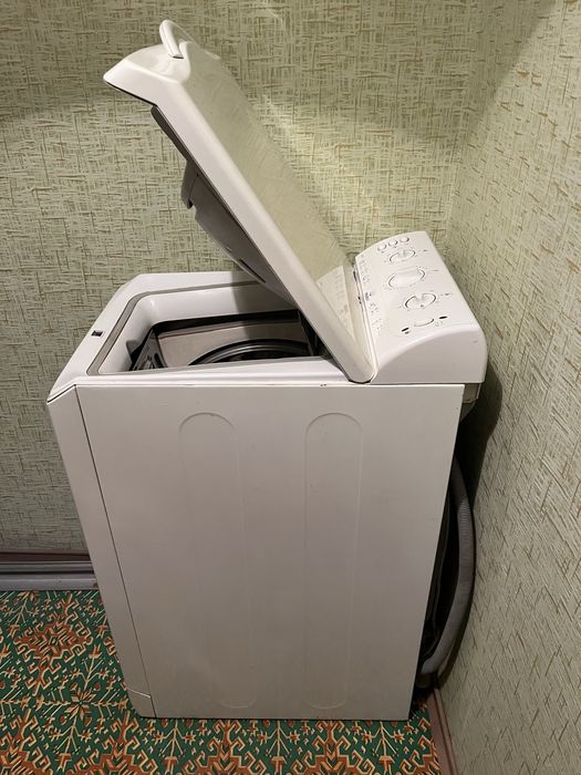 Стиральная машинка indesiit