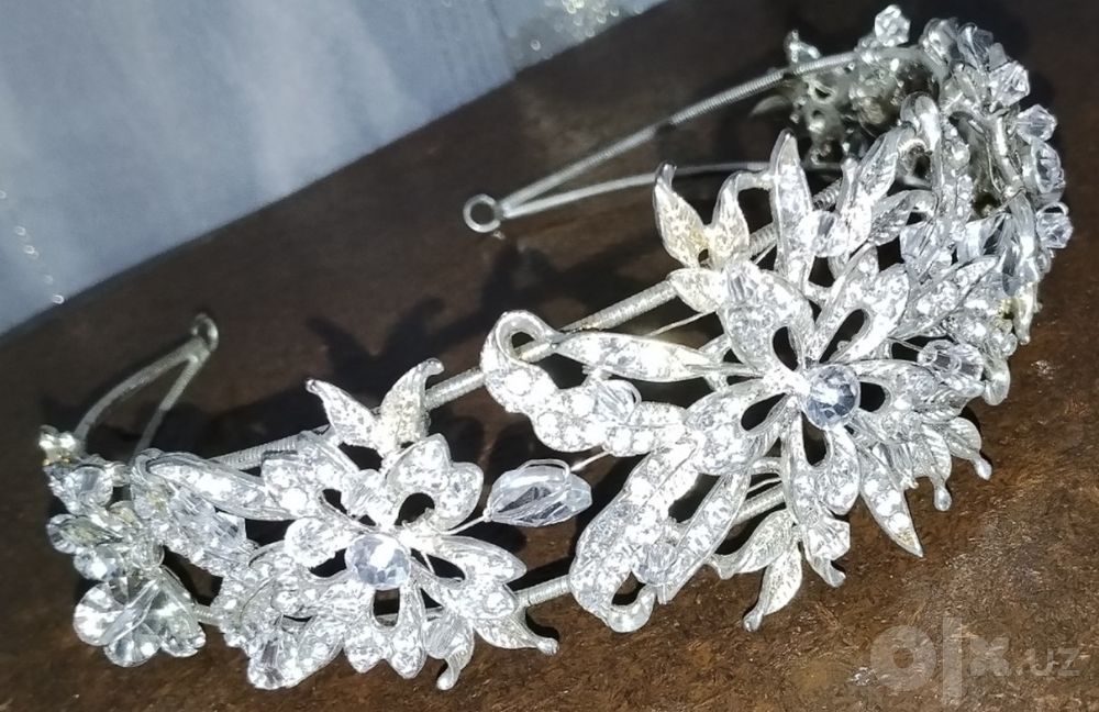 Diadema. Skromniy.