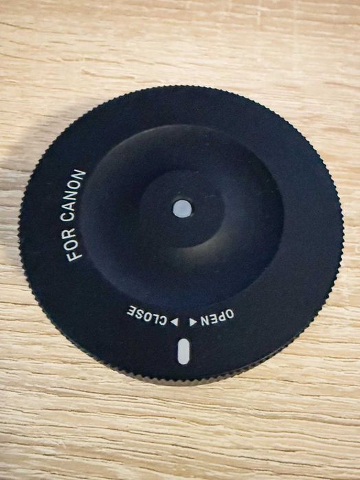 Обектив Sigma 35mm f1.4 DG Art за Canon EF + докинг станция UD-01