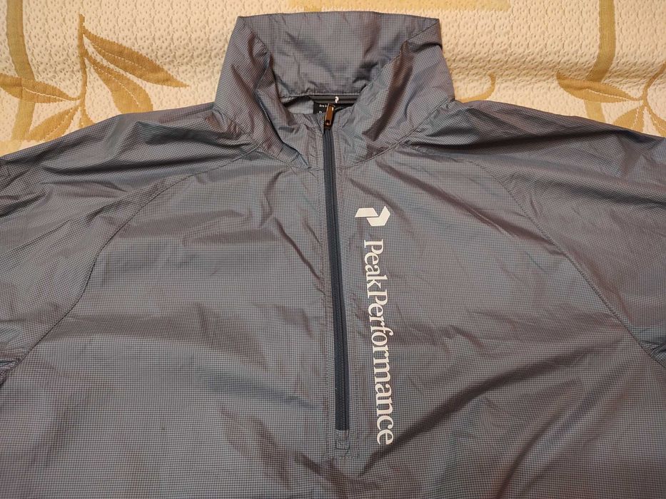 Peak Performance-ветровка   L