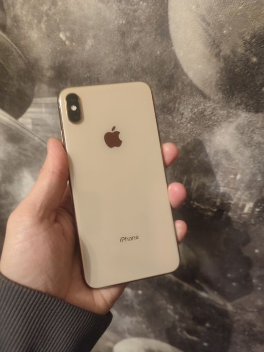 iPhone xs max gold