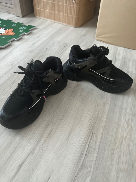 Черснк сникърси Pinko