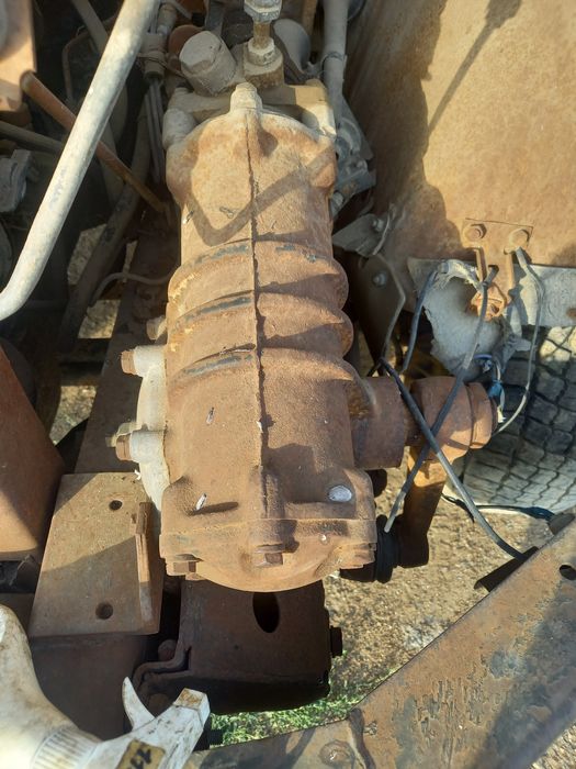 Продам запчасти на зил бычок