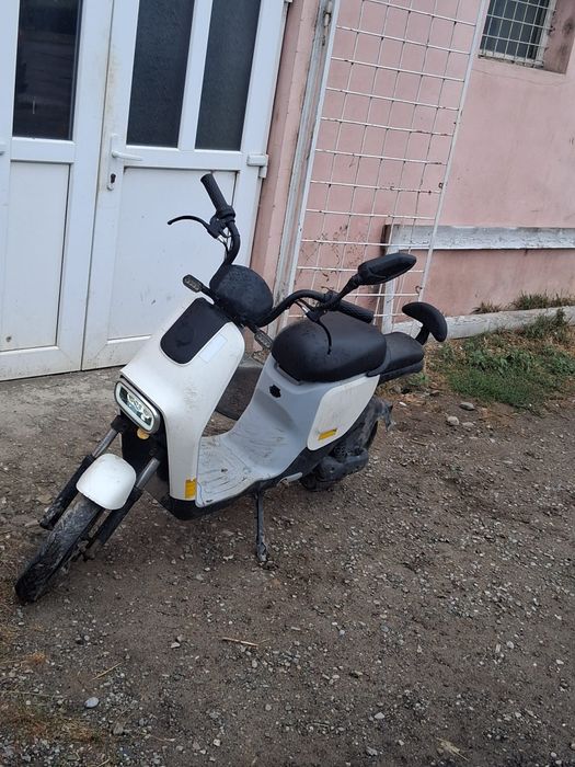 Vând scutere biciclete și drujbe