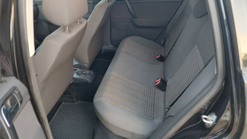 Vând Volkswagen Polo