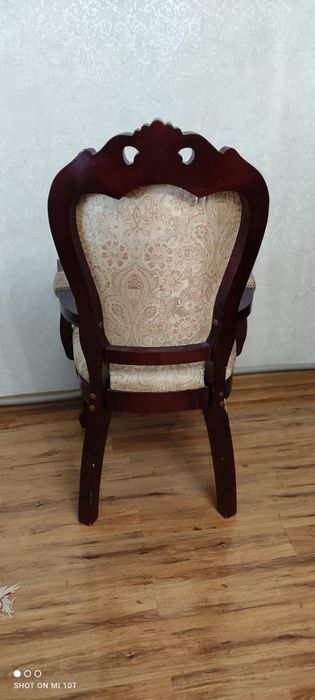 Стул для гостиной