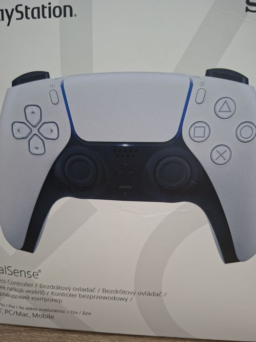 Vând maneta PS5 NOUA