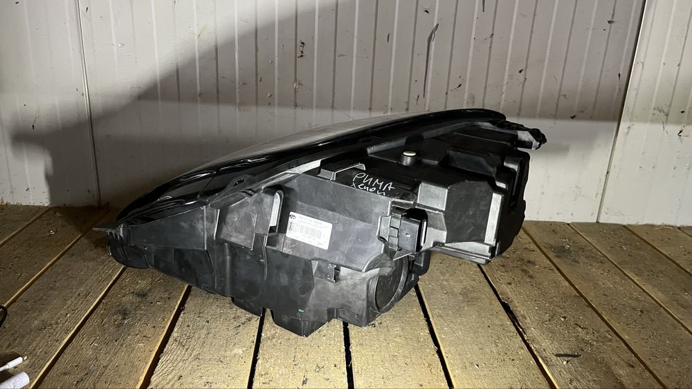 2 броя ляв и 1 брой десен фар Ford Puma