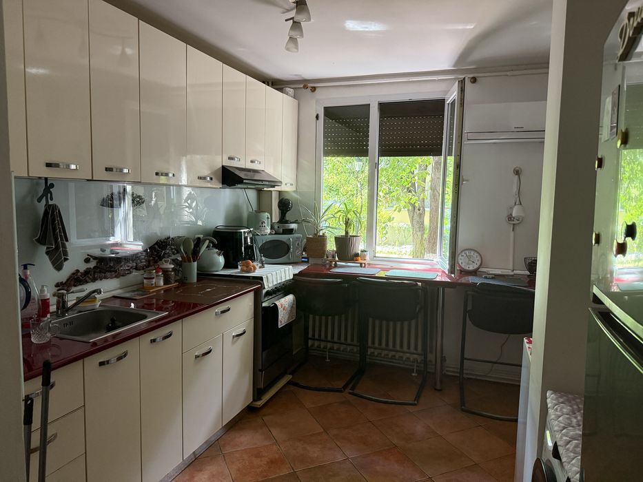 Vanzare apartament 3 camere