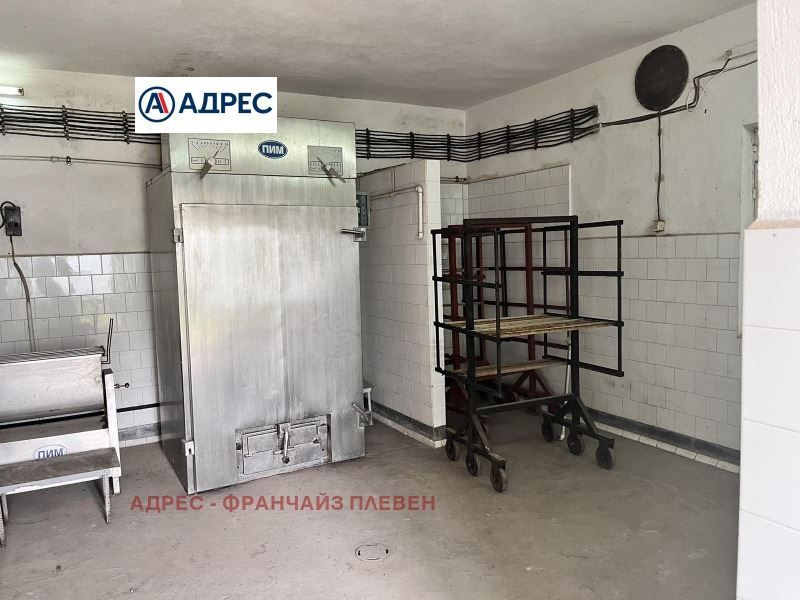 Склад в Плевен, област-с.Брест площ 827 цена 70000