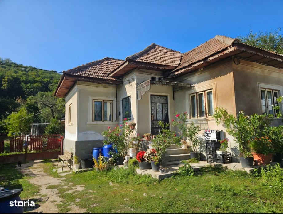 Casă bătrânească de vânzare, Gemenea Brătulești, Com Voinești