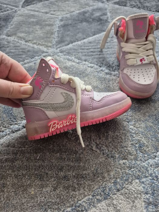 Adidasi nike fete marimea 21-22