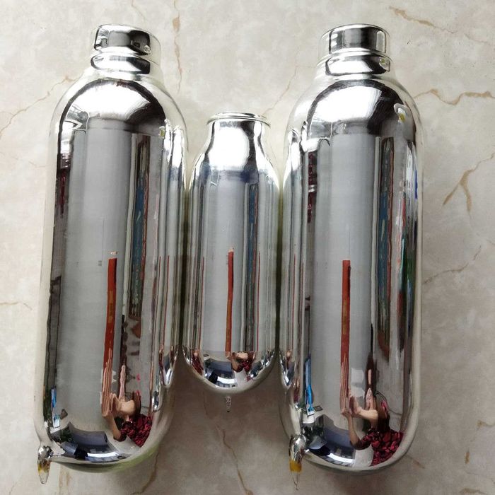 Новые колбы для термосов ,вазочки для конфет, новый комплект ложек.