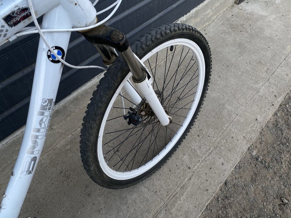 Велосипед BMW белый