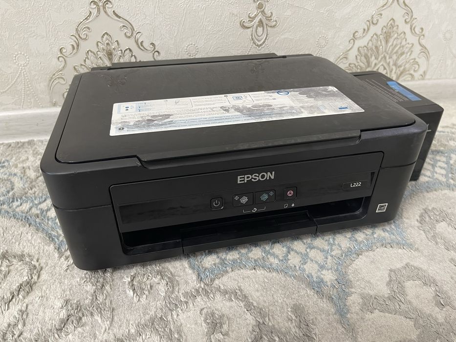Продам цветной струйный принтер Epson L222