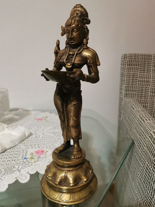 Statueta  veche  din bronz