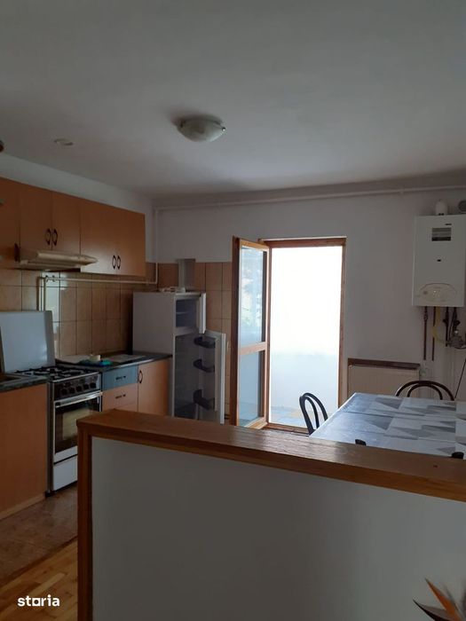 Apartament 2 camere, parter inalt, centrala proprie, zona Tasnad
