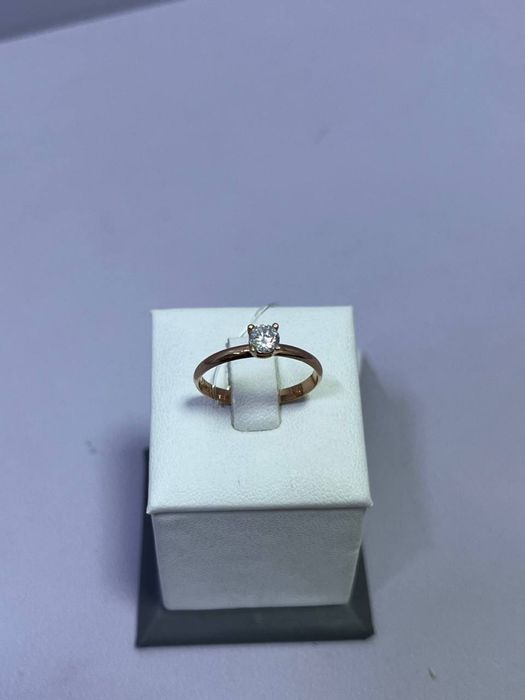 Кольцо с камнями ст276120