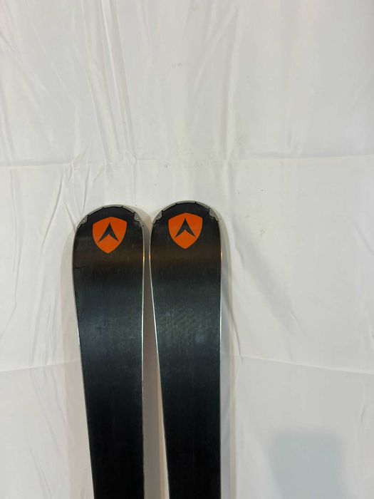 Ski schi carve Dynastar Speed Zone 7 153cm +Look Dual WTR