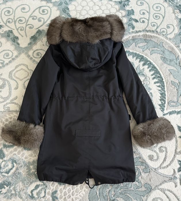 Продам парку натуралка, в черном цвете